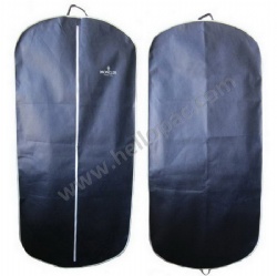 Recyclable Marketing Promotion Foldable Oval Shape Non Woven Suit Cover with Carriable Tote Handle and Zipper Closure for the Storage of Clothes